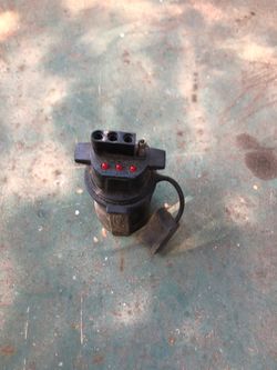 Trailer pin adapter