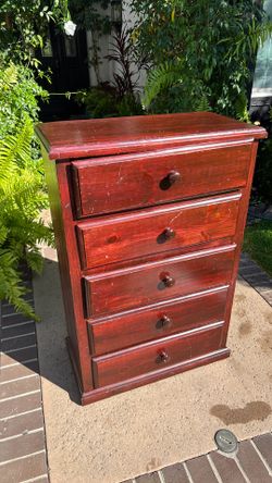 Chest of drawers