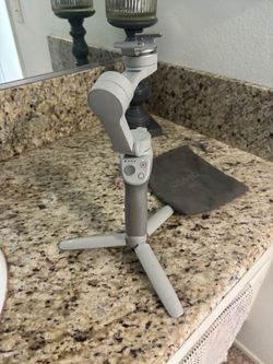 DJI Osmo 4 ( DJI OM 4) Smartphone Gimbal Stabilizer
