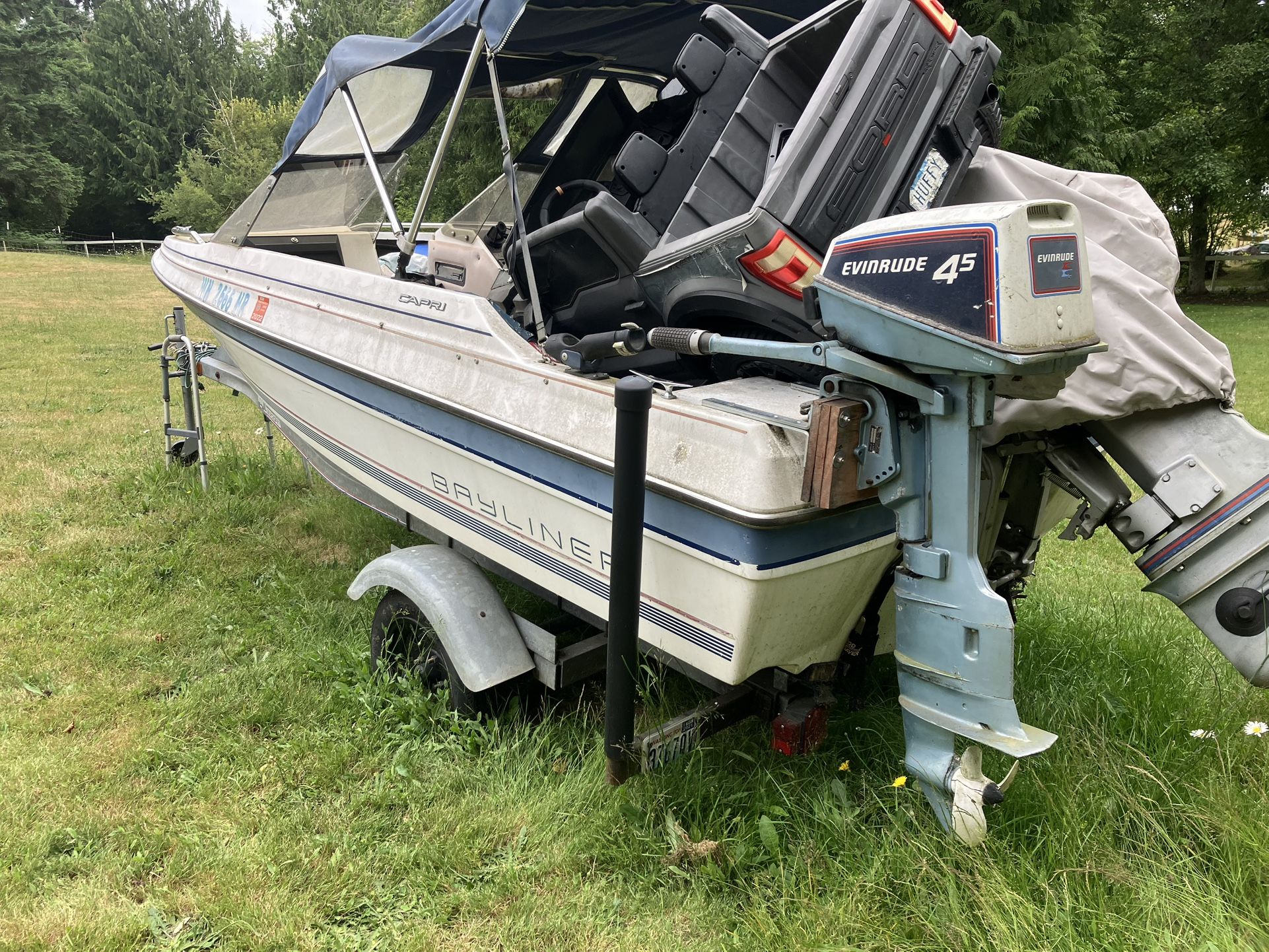 14FT Bayliner Capri