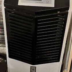Dehumidifier 