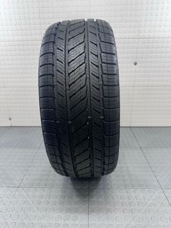 One like new tire 235/40/19 94W # 1368
