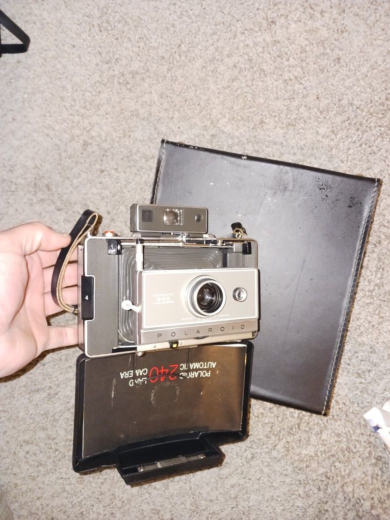 1970s Vintage Polaroid Cameras With Cases Film Bulbs