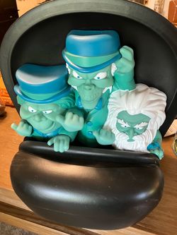 Disney’s Haunted Mansion Doom Buggy/ hitchhiker ghosts