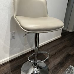 4 Bar Stools