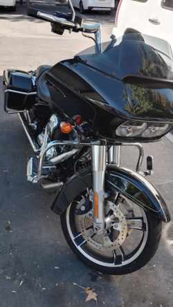 2016 road glide clean title 13,800 original miles
