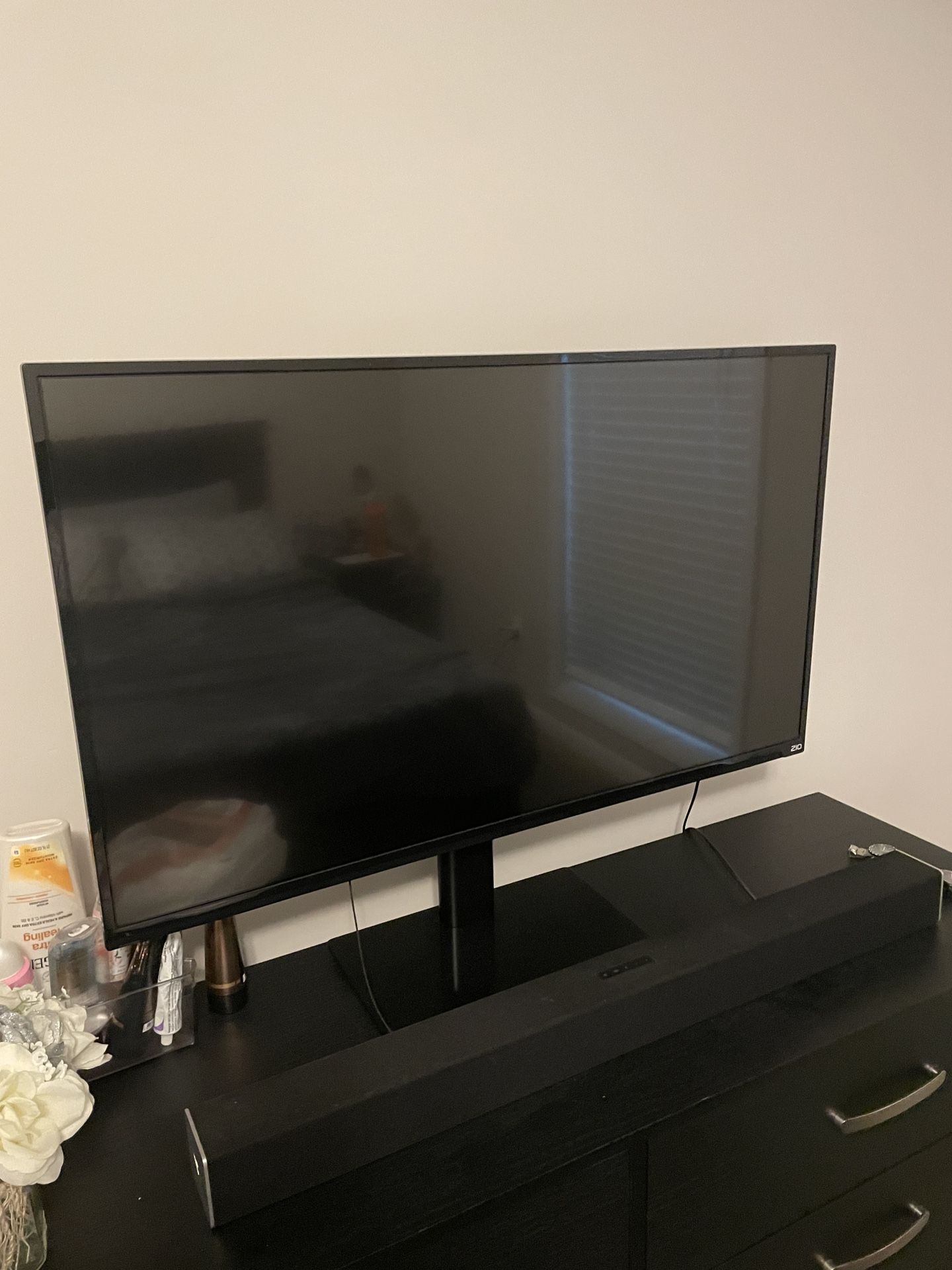 VIZIO E43-C2 E Series 43-Inch Class Full-Array LED Smart TV