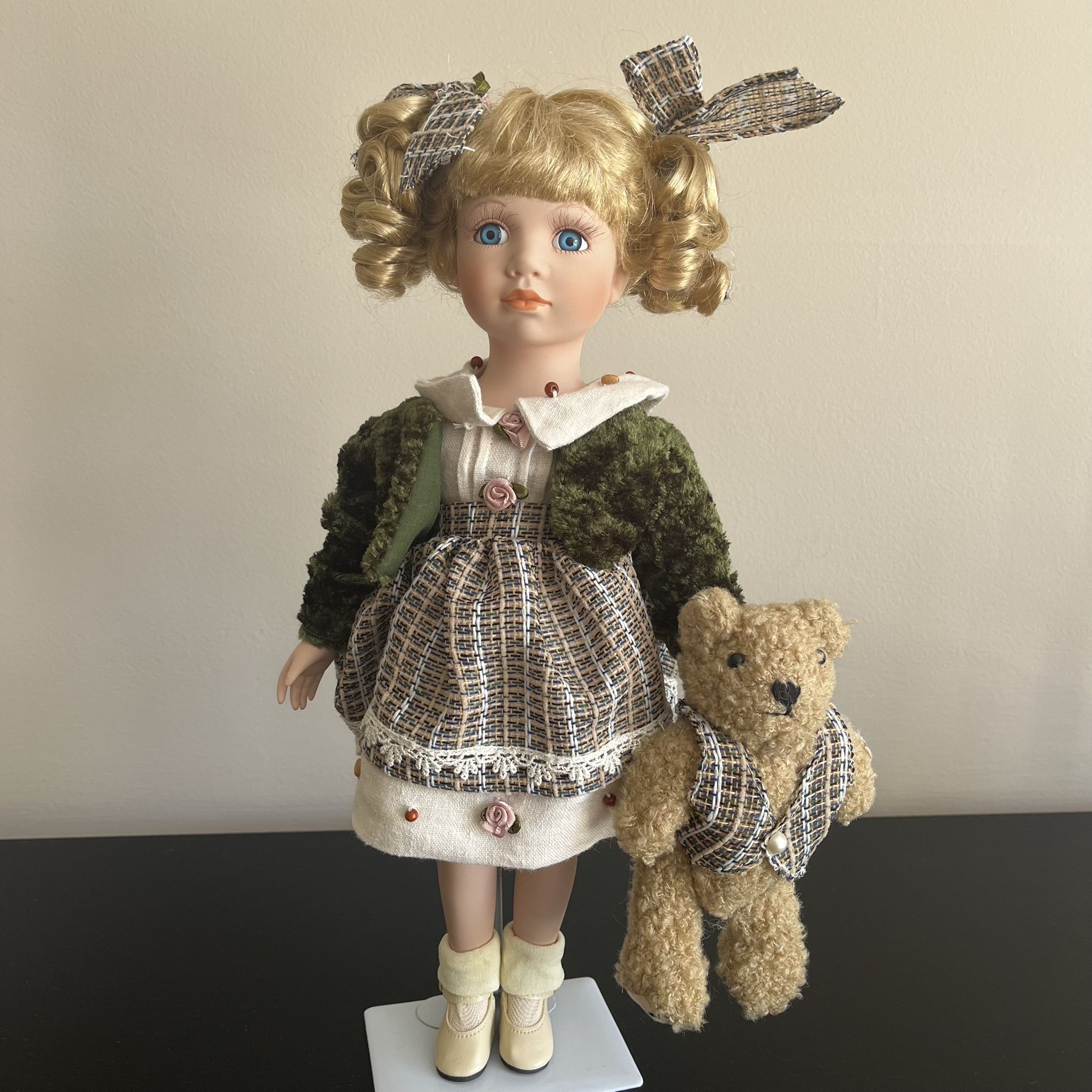 Heritage Signature Chloe Porcelain Doll And Cuddles Teddy Bear Vintage 14in