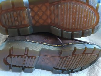Dr Martins Aprile 8 eye size 10 mens