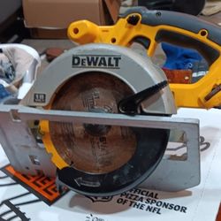 Dewalt Cordless Saw