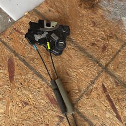 2006-2013 lexus is250-350 LF door lock actuator