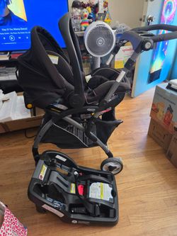 Graco Click Connect Travel System (Car Seat & Stroller)