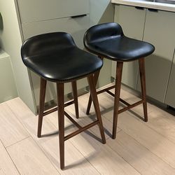 2 Article Bar stool Chairs