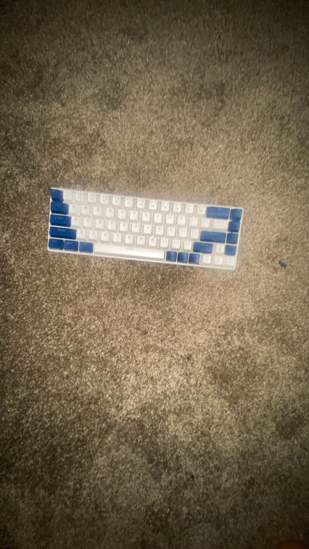 Magegee keyboard blue and white 45$