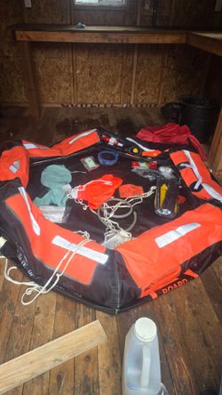 Emergency raft for a boat