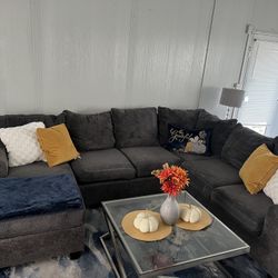 Beautiful Sectional W Ottoman in