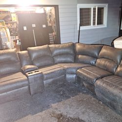 Nice Sectional With Recliners 