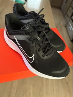 New Nike Quest 5 Sz 9.5