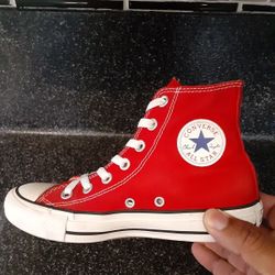 Converse womens 6 Good Condition 