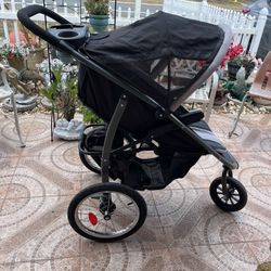 Large and sturdy 3-wheeled car glides very smoothly and cleanly with seat belts