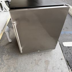 24” Indoor/OUTDOOR Cooler 