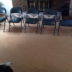 4 foldable chairs