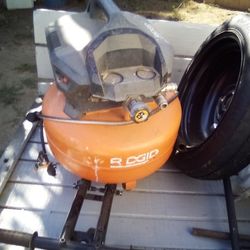 Ridgid  6 Gallons Air Compressor 