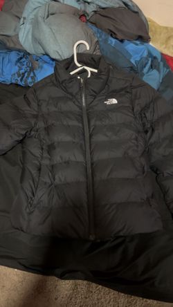 Black Women's The North Face Puffer Medium