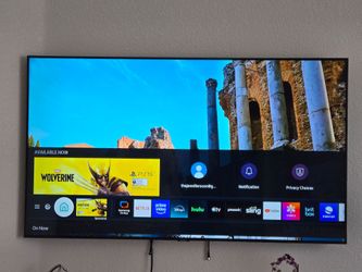 Samsung Smart TV 55" with wall mount