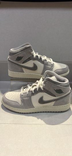 NIKE AIR JORDAN 1 MID SE “GREY SAIL”