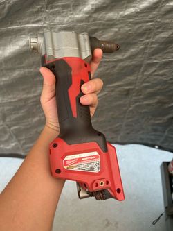 Milwaukee M12 Cordless Rivet Tool