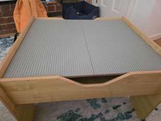 Logo storage & tabletop building station