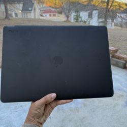 MACBOOK COMPUTER SALE! 