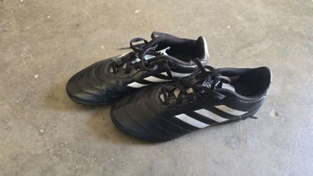 ADIDAS PERFORMANCE
GOLETTO VIII TURF

SHOES (Used)  Size 4.5