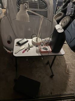 Manicure Table