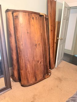 Queen size bedframe