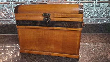 Vintage Bentwood Wooden Storage Chest / Keepsake Box