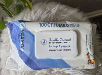 100 count of wipes for dogs and puppies