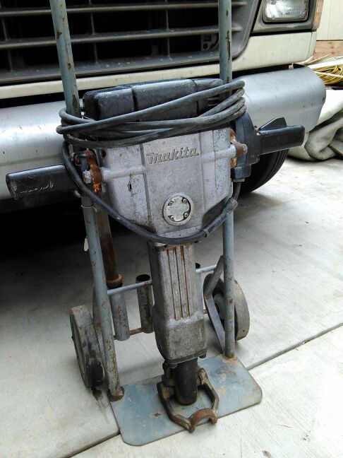 28" Makita jack hammer w/ rollin dolly