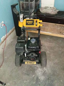 DeWALT  pressure washer