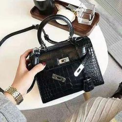 Elegance Small Leather Purse