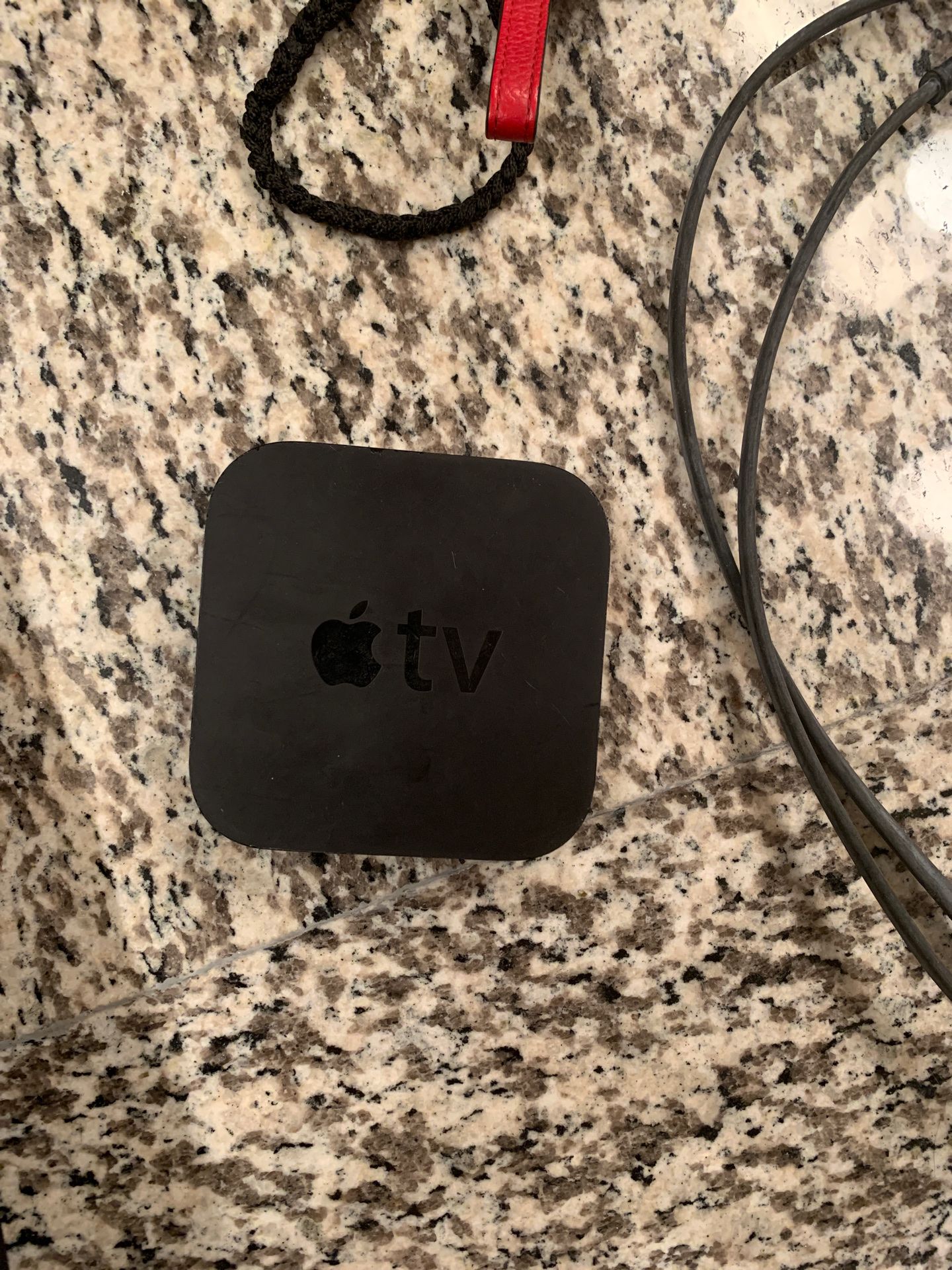 Apple TV 3rd gen $45 comes with cords