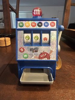 M&M's World Slot Machine Candy Dispenser