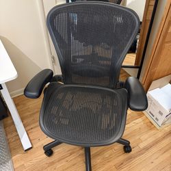Herman Miller Aeron Chair - Size B