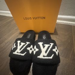 Lv Furry Slides