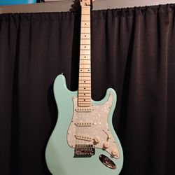 Fender Strat Replica With Case