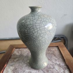 Chinese Porcelain Vase 