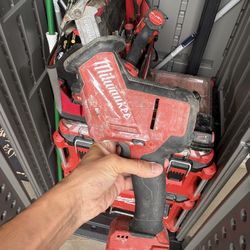 Milwaukee FUEL M18 Sawzall 