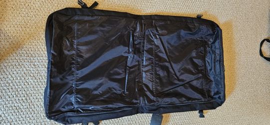 Hanging Clothes Carrying Bag, Black In Good Condition