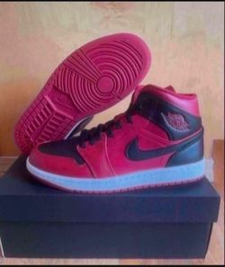 Nike Air Jordan 1 Mid Reverse Bred Black Red White Size 7.5  Brand New